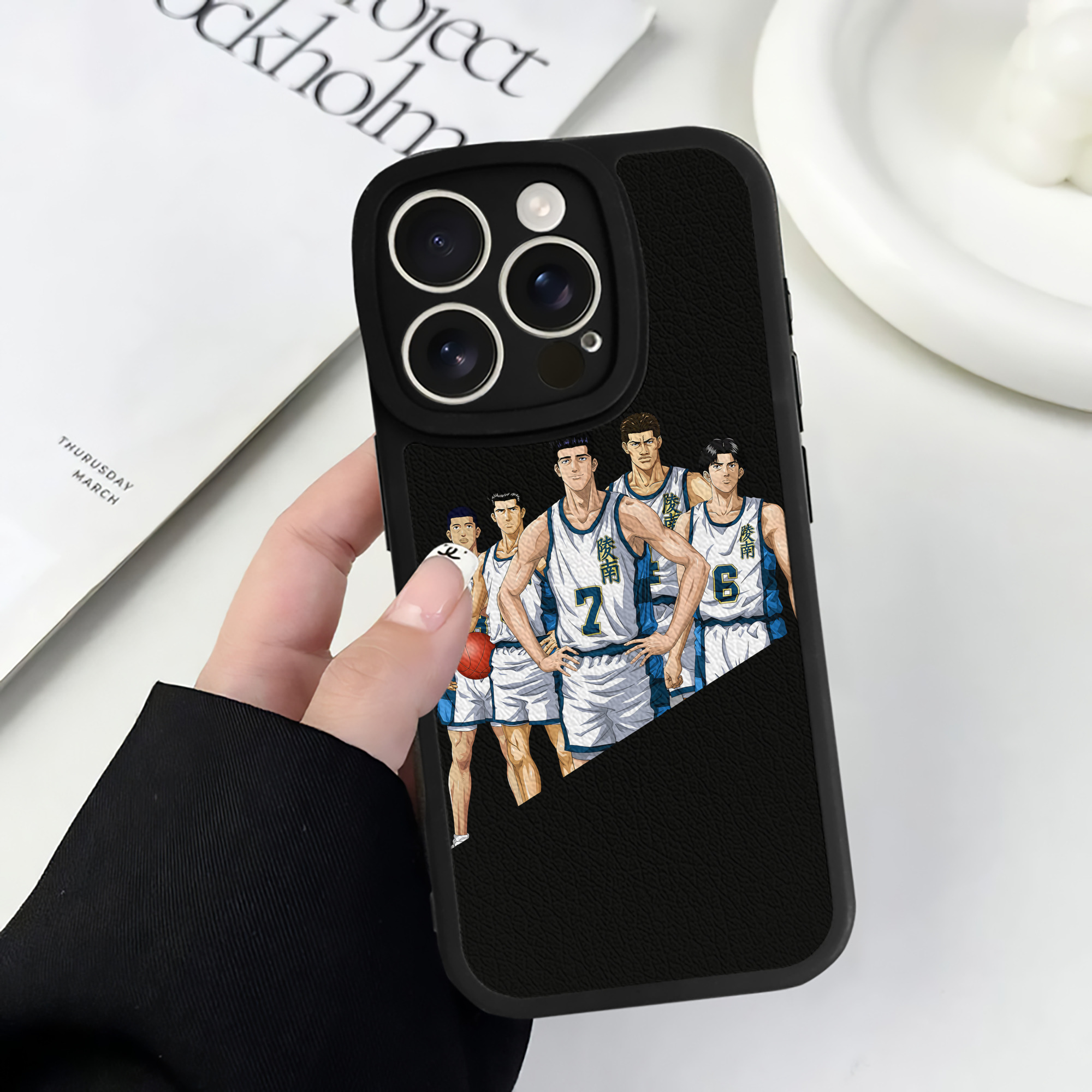 （画像用） SLAM DUNK／スラムダンク 【iPhone 16シリーズ対応】シリコンスマホケース（レザー調） 材質：シリコン